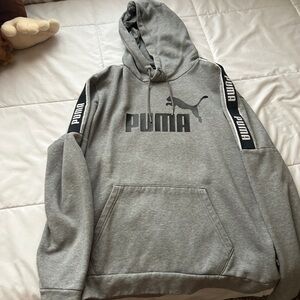 Grey Puma Hoodie in Size LARGE in kids.